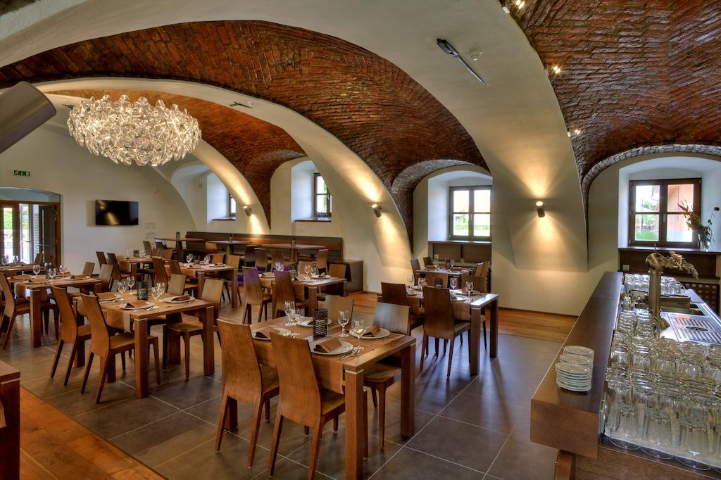 Hotel Zamecka Sypka Blansko Dış mekan fotoğraf